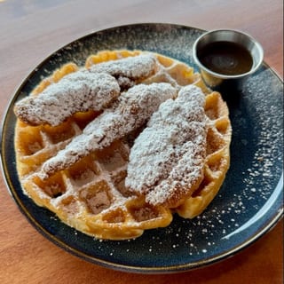 CHICKEN & WAFFLES